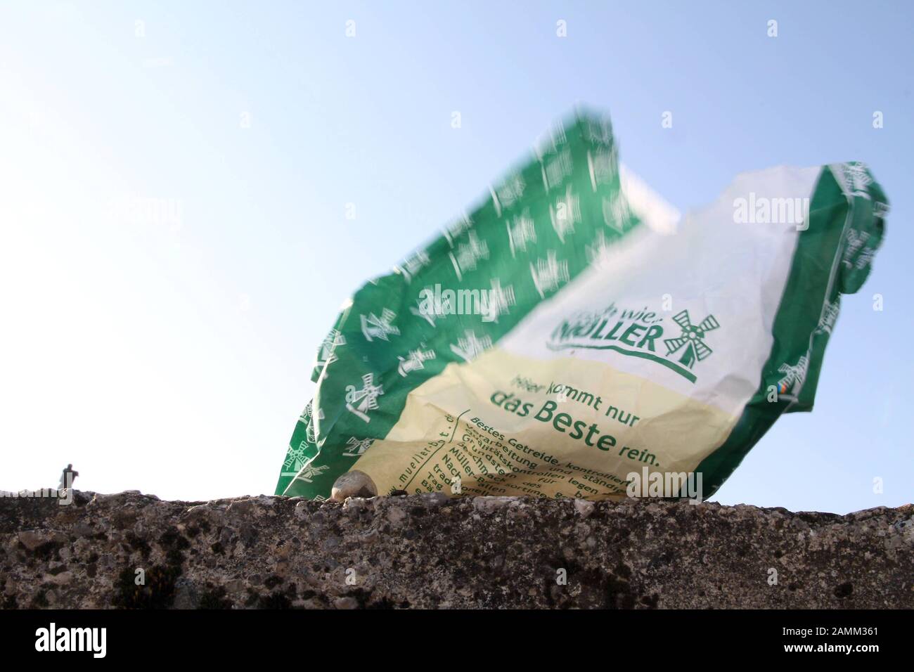 Paper bag from 'Müller Brot' with the slogan 'only the best comes in here'. [automated translation] Stock Photo