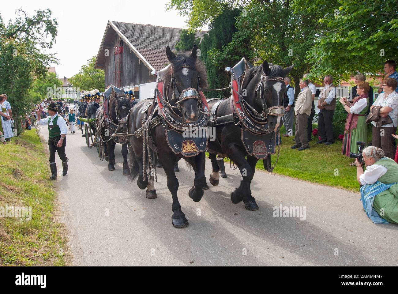 the miners' chapel Neukirchen on the chariot during the traditional Leonhardiritt in Holzhausen - Teisendorf, Upper Bavaria, the ride is first mentioned in a document in 1612, the beautifully dressed horses are blessed, Germany [automated translation] Stock Photo