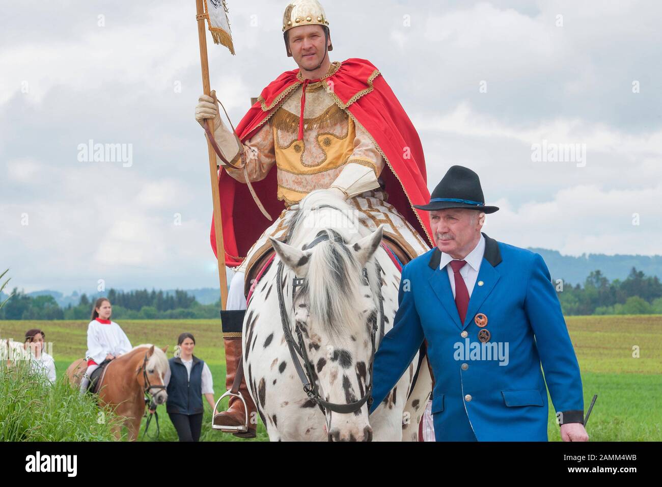 the traditional Leonhardiritt in Holzhausen - Teisendorf, Upper Bavaria, the ride is first mentioned in a document in 1612, the beautifully dressed horses are blessed, Germany [automated translation] Stock Photo