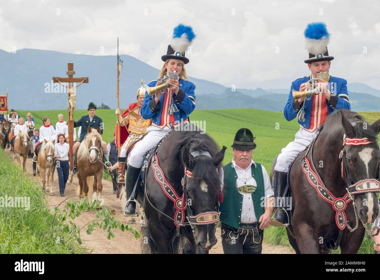 Leonhardiritt in Holzhausen on Whit Monday, the Postillon - riders on traditionally decorated horses at the traditional Leonhardiritt in Holzhausen - Teisendorf, Upper Bavaria, the Umritt is first documented in 1612, the beautifully dressed horses are blessed, Germany [automated translation] Stock Photo