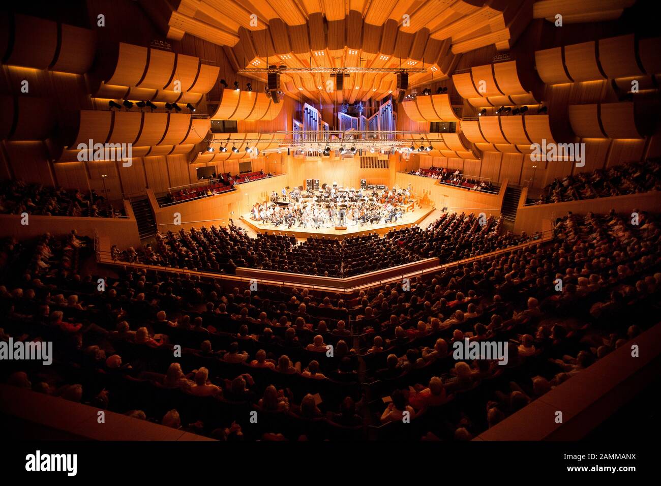 The Bavarian Radio Symphony Orchestra plays in the Philharmonie im Gasteig  during the dress rehearsal for subscribers of the Süddeutsche Zeitung.  [automated translation] Stock Photo - Alamy