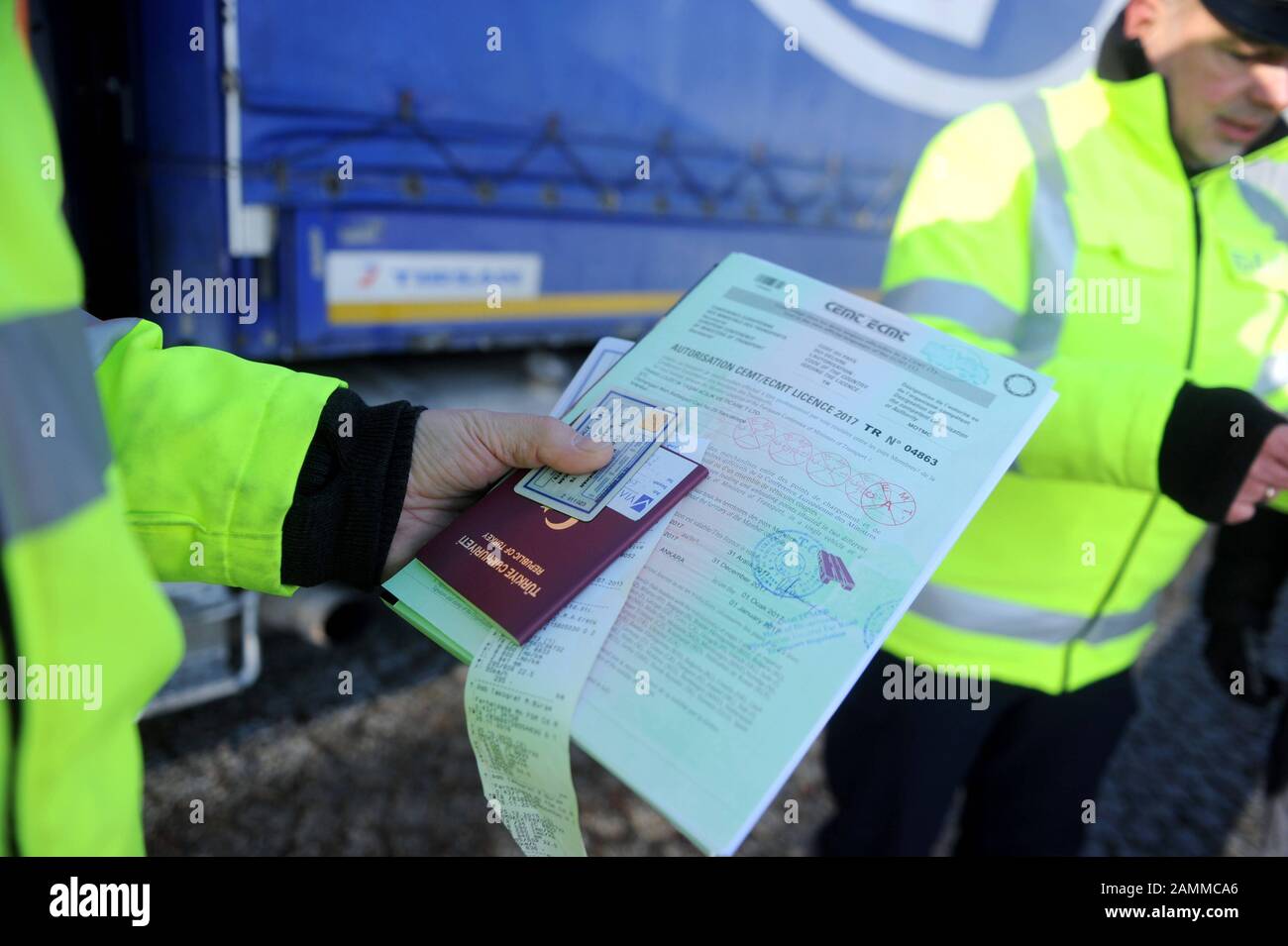 Truck inspection by the Federal Office for Goods Transport (BAG) on the A 3 near Regensburg. [automated translation] Stock Photo