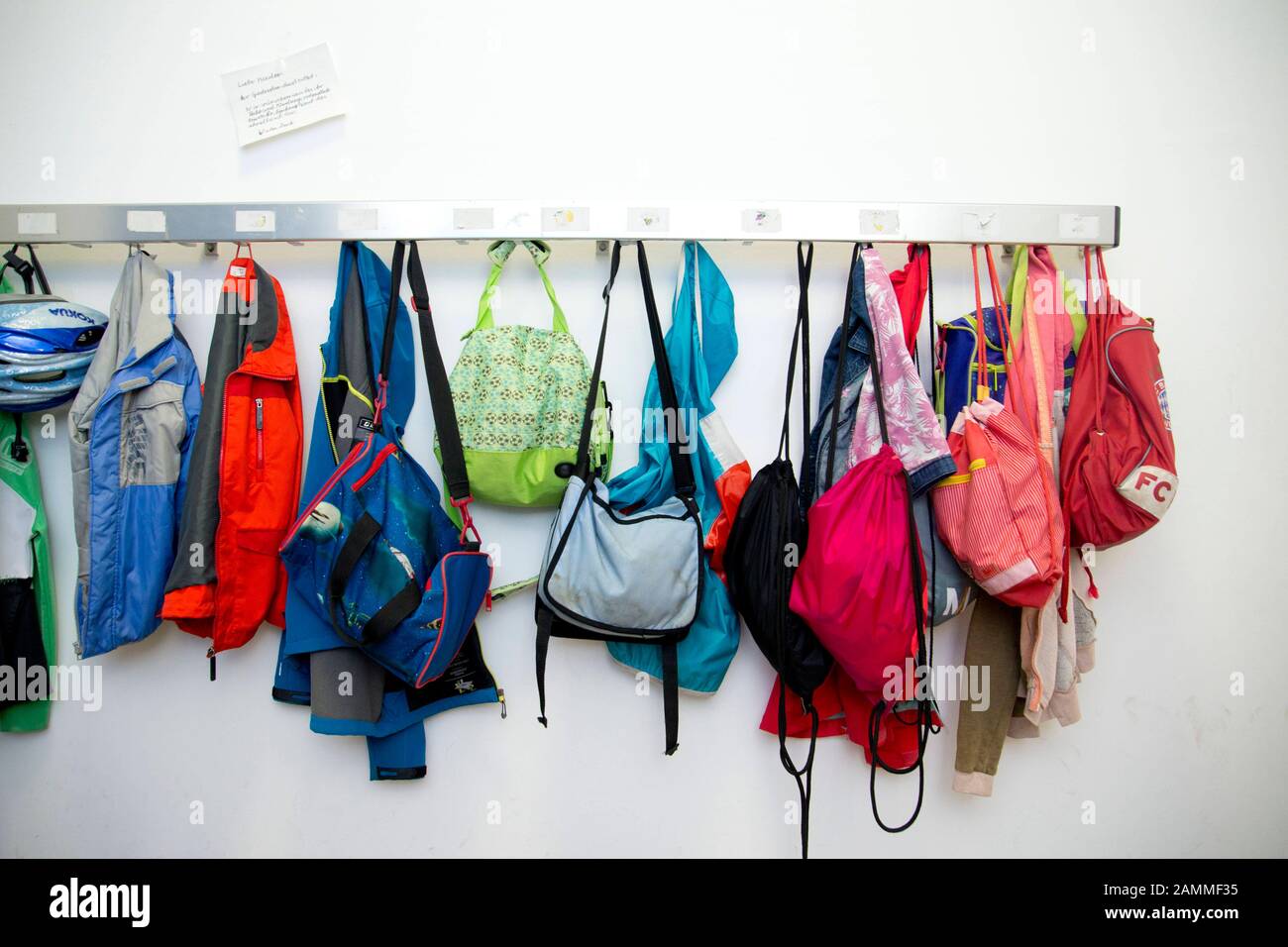 Cloakroom of a classroom in the primary school at Bergmannstraße in the Westend. [automated translation] Stock Photo