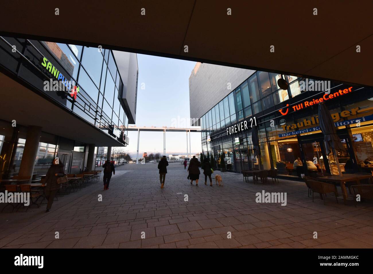 Riem arcaden hi-res stock photography and images - Alamy