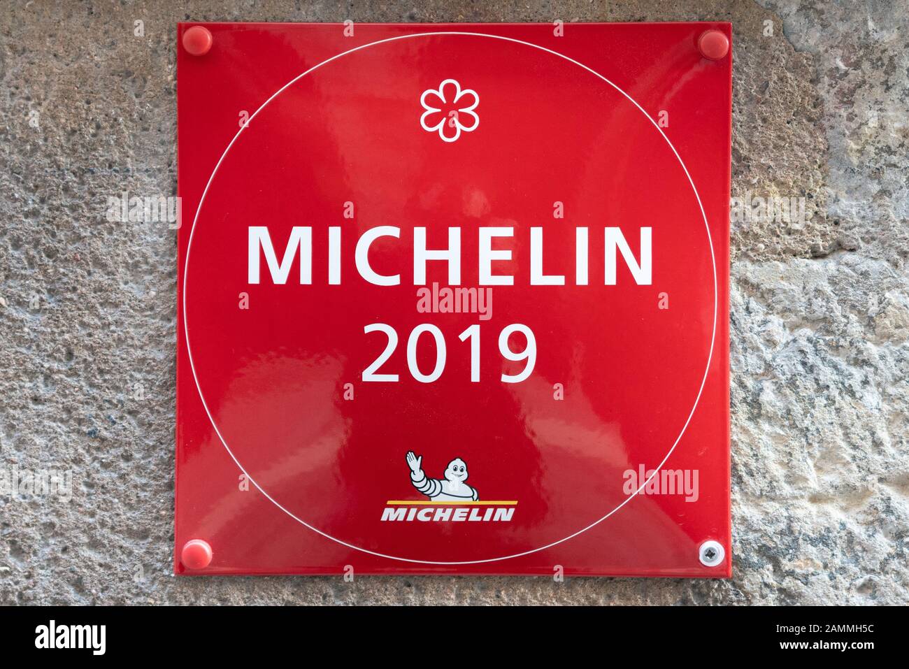 Michelin star sign hi-res stock photography and images - Alamy