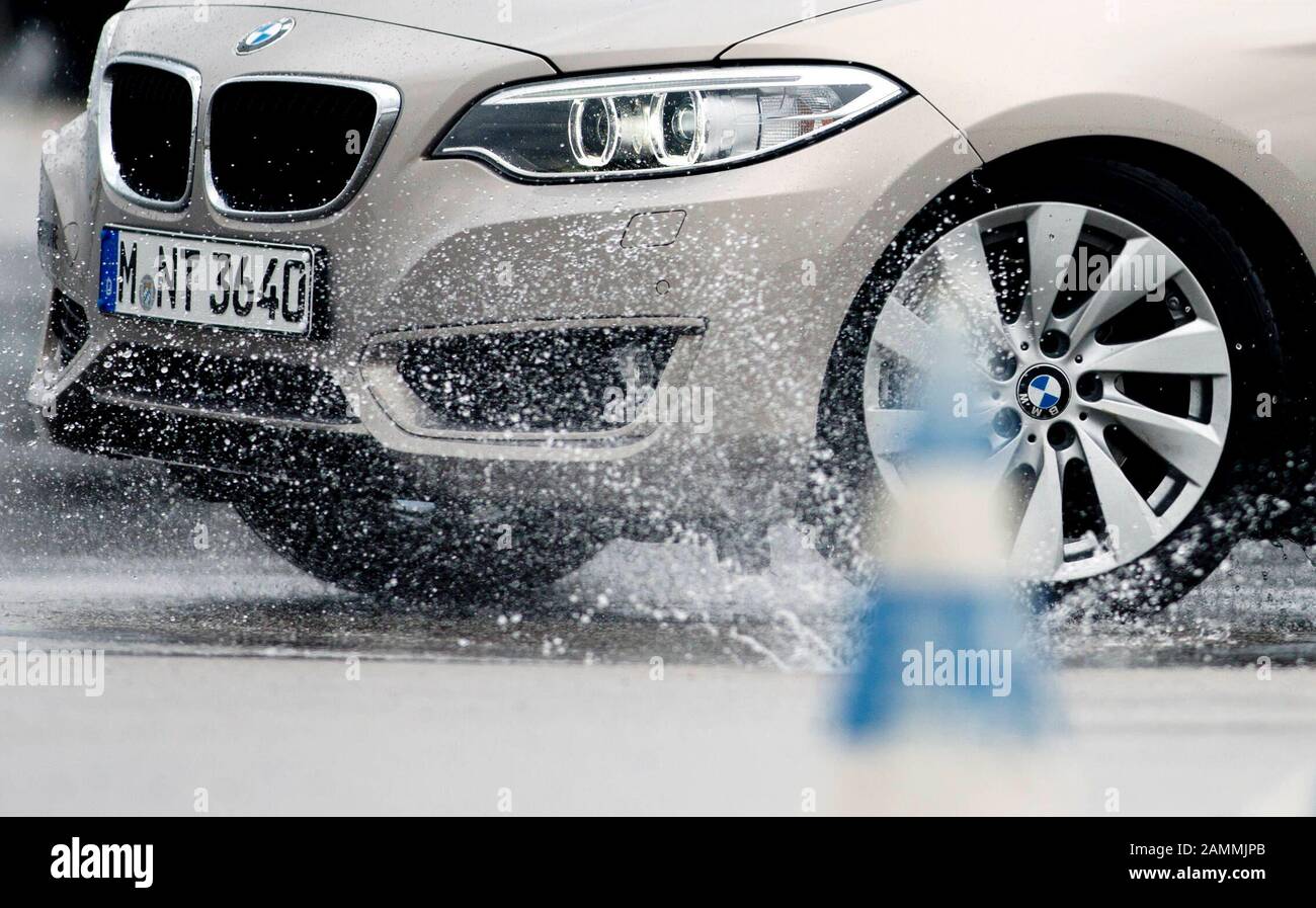 Fürstenfeldbruck / FFB Bruck: BMW Driving Experience on the former air ...