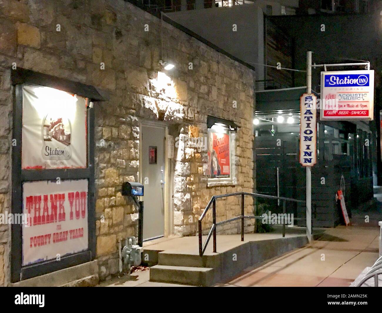 Famous nashville venue hi-res stock photography and images - Alamy