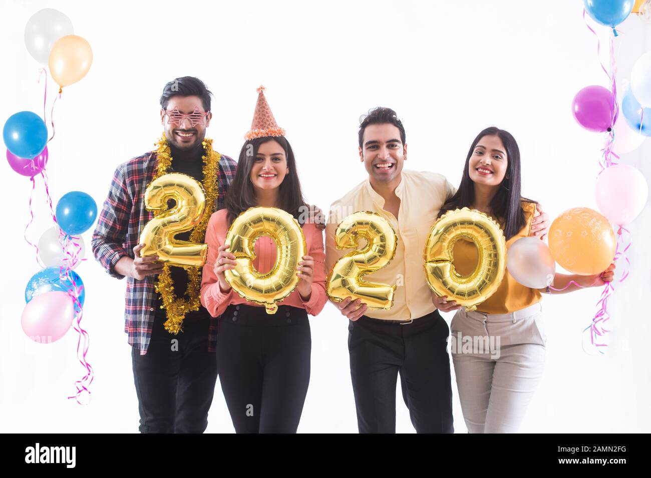Group young friends balloons hi-res stock photography and images - Alamy