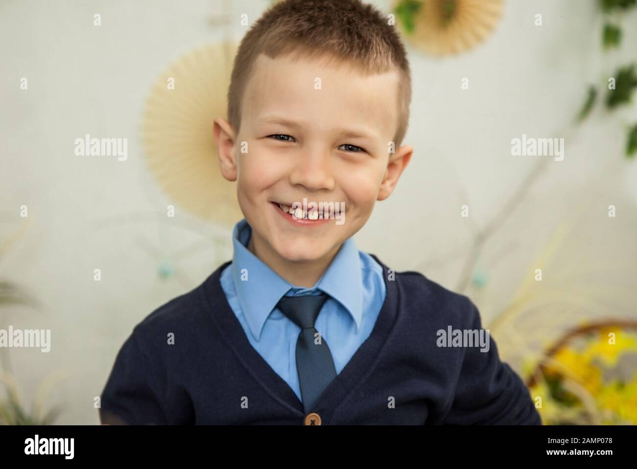 Teeth smile crooked child hi-res stock photography and images - Alamy