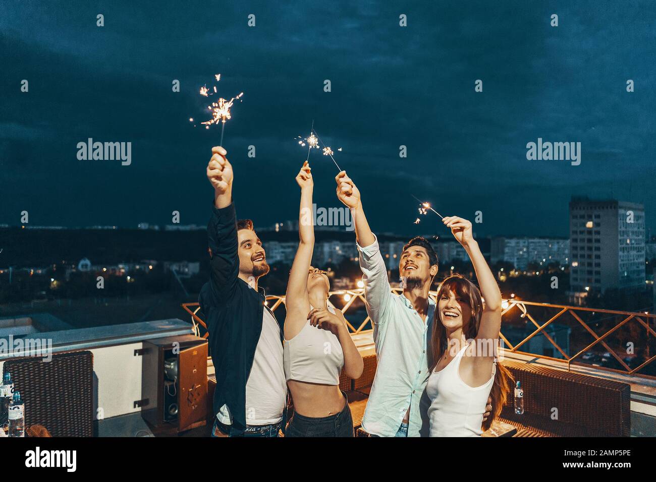 Rooftop fireworks hi-res stock photography and images - Alamy - Why Choose A Rooftop Fireworks Party