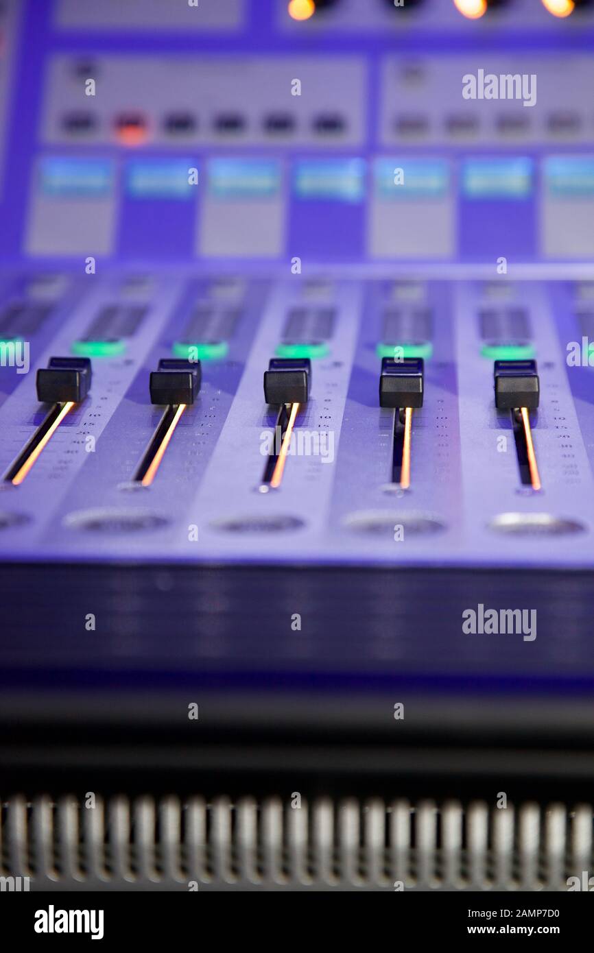 Mixing desk hires stock photography and images Alamy