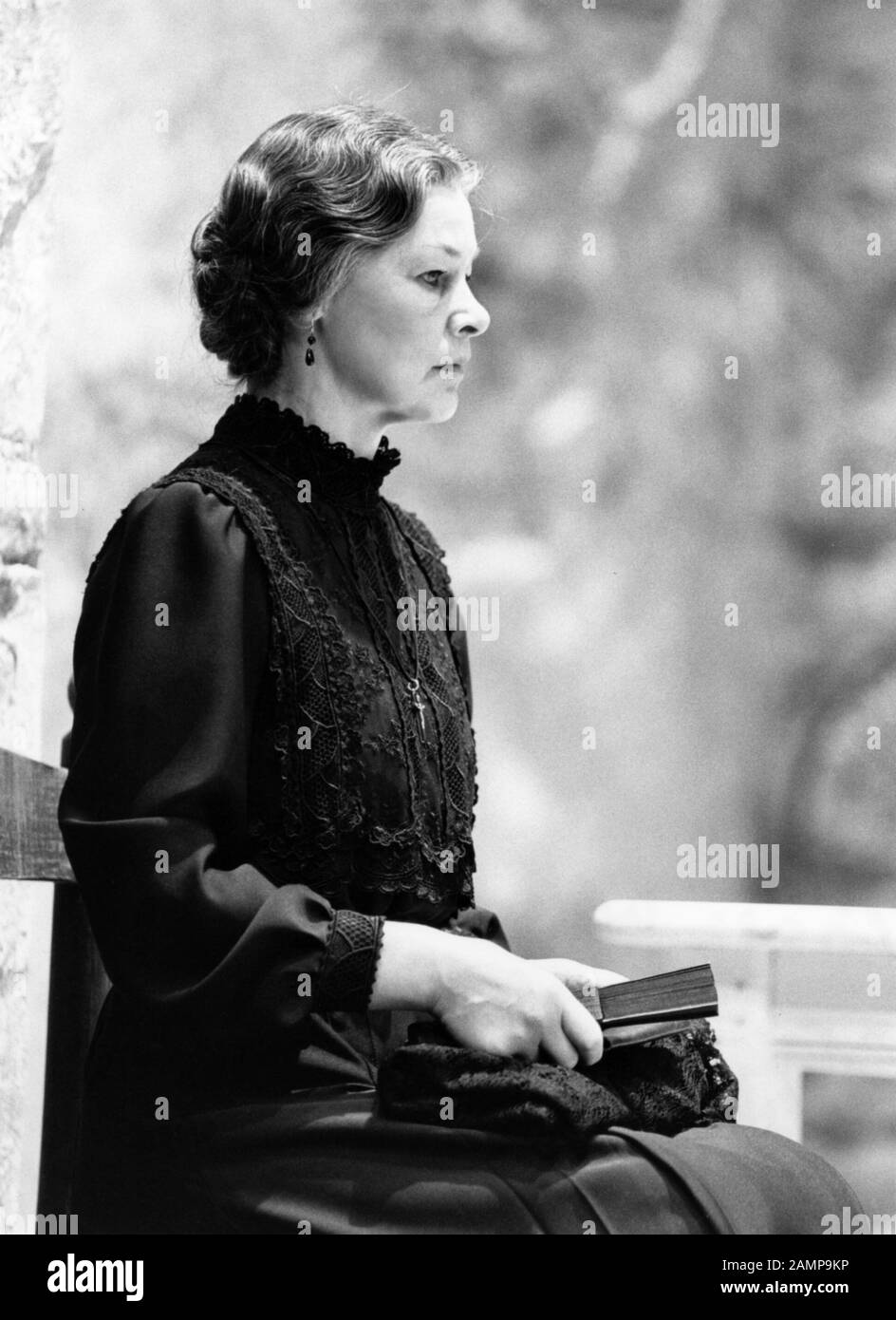 Glenda Jackson as Bernarda Alba in THE HOUSE OF BERNARDA ALBA by Federico García Lorca directed by Nuria Espert at the Lyric Hammersmith in 1986 Stock Photo