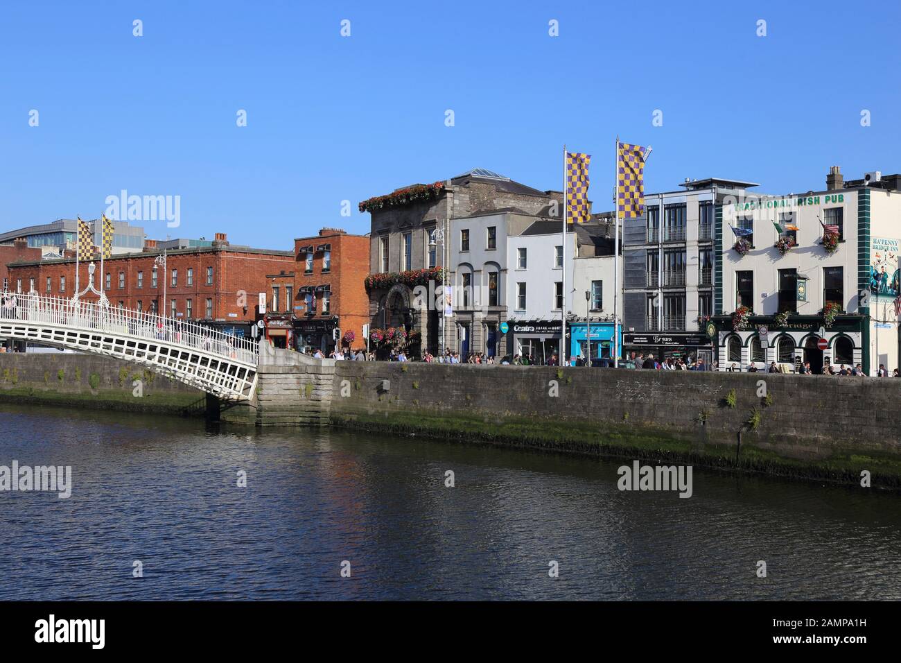 Ha penny bridge liffey river hi-res stock photography and images - Alamy