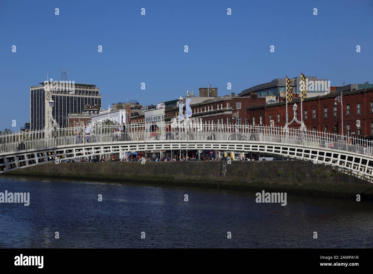 Ha penny bridge liffey river hi-res stock photography and images - Alamy