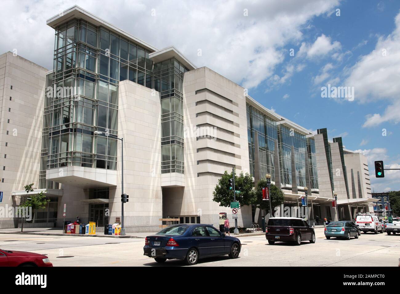 Washington convention center exterior hi-res stock photography and