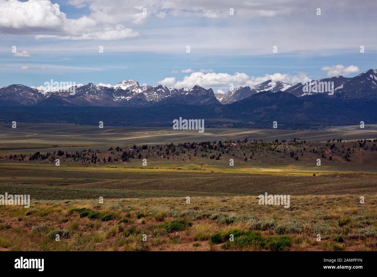 WY03954-00...WYOMING - The Wind River Range from Forest Road 132 which follows the Continental Divide several miles along the Great Divide Mountain Bi Stock Photo