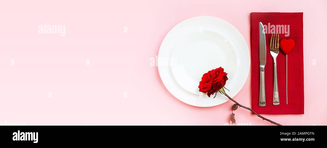 Romantic table setting for Valentines day or dinner date celebration ...