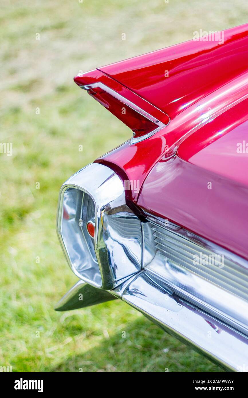 plaque moonlight auto parts pin up et cadillac 1959 rouge 30x35cm