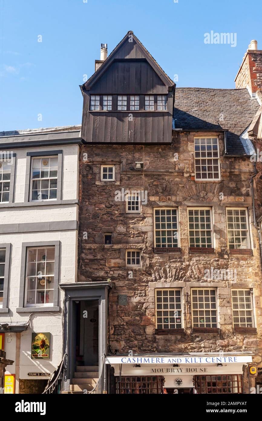 Famous street in edinburgh hires stock photography and images Alamy