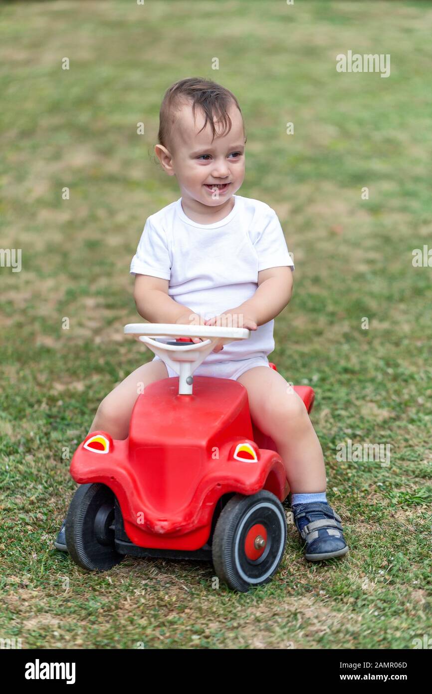 toddler sit in car toy