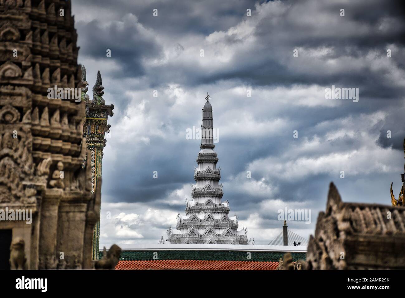 Characteristics of traditional Thai architecture created by artists who