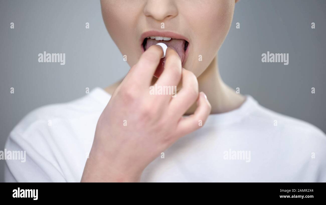 Больные зубы грозят бедой. Больно жевать твердое. Больно жевать твердое. Гиперестезия кожи. Красивые девушки без макияжа.