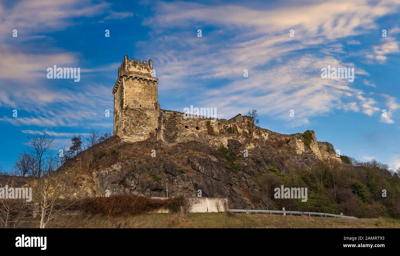 Imposing medieval castle ruins in Weitenegg.  Wachau valley, Austria. Stock Photo