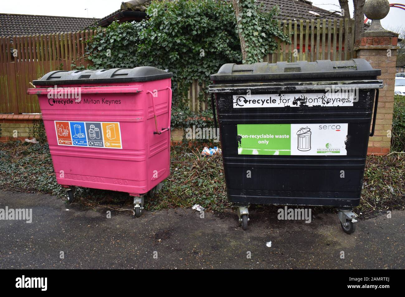 Milton keynes refuse bins hires stock photography and images Alamy