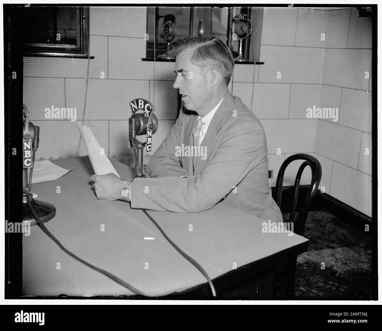 3,000 hours on the air waves. Washington, D.C., June 27. Sec. of Agriculture Henry Wallace, speaking over the Farm and Home Hour today, todays broadcast marks the 3,000th hour on the air and makes it the world oldest radio program from the standpoint of hours on the air, 6/27/38 Abstract/medium: 1 negativeÂ : glassÂ ; 4 x 5 in. or smaller; 1938;  Catalog: https://..gov/2016873755 Image download: https://cdn..gov/master/pnp/hec/24700/24784a.tif Original url: https://www..gov/pictures/item/2016873755/; Harris & Ewing, photographer; Stock Photo