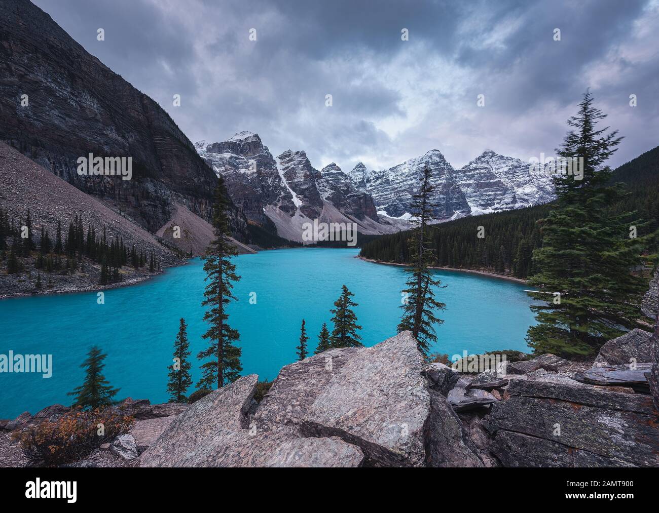 Moraine Lake, Valley of the Ten Peaks, Banff National Park, Alberta, Canada Stock Photo