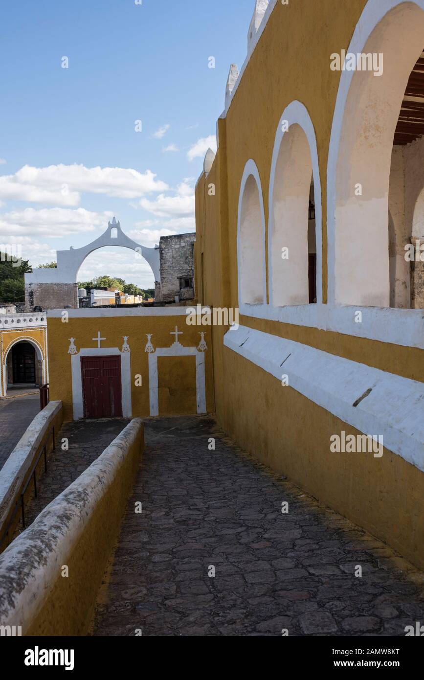 Merida mexico architecture colorful hi-res stock photography and images ...