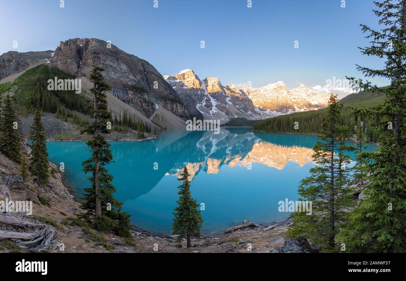 Beautiful sunrise at the Moraine Lake in Rocky Mountains, Canada Stock ...