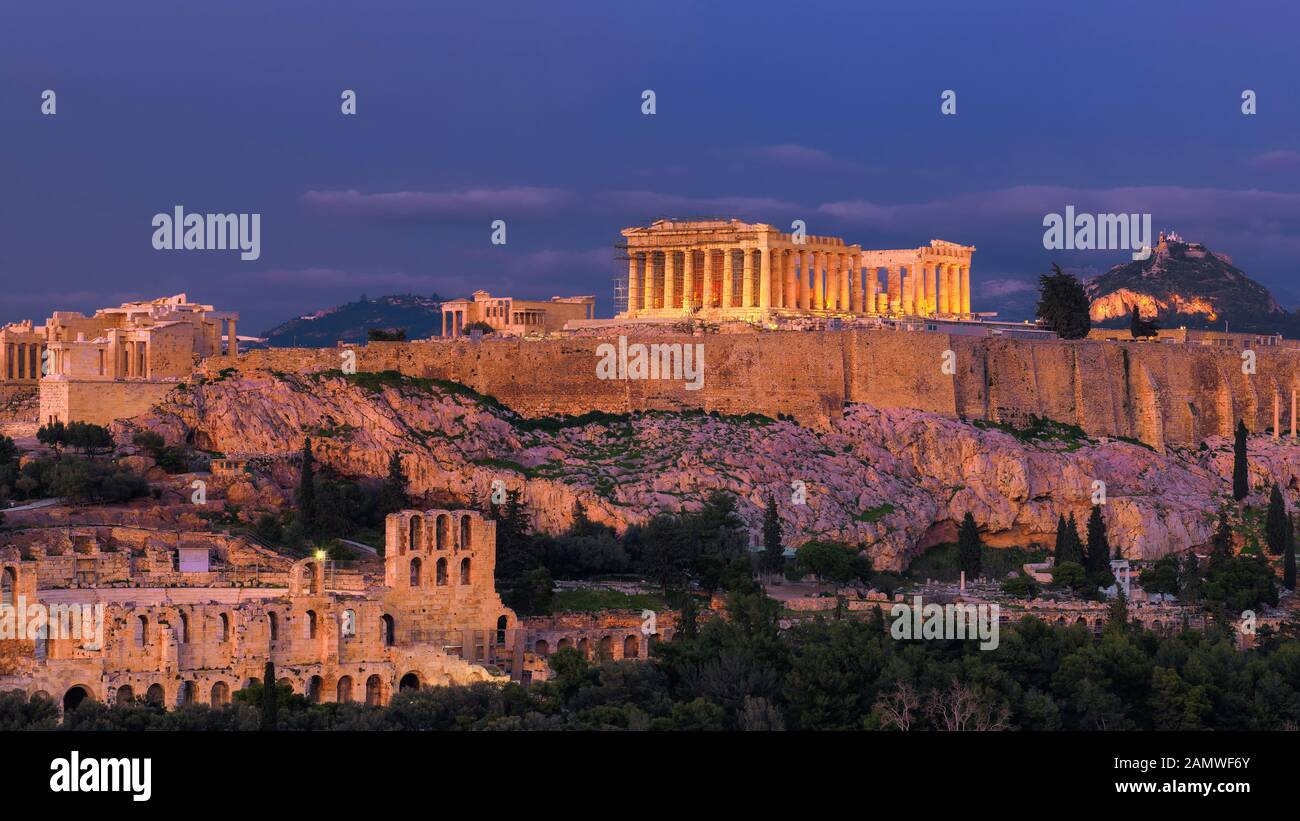 Night view of the Acropolis of Athens, Greece, with the Parthenon Temple Stock Photo