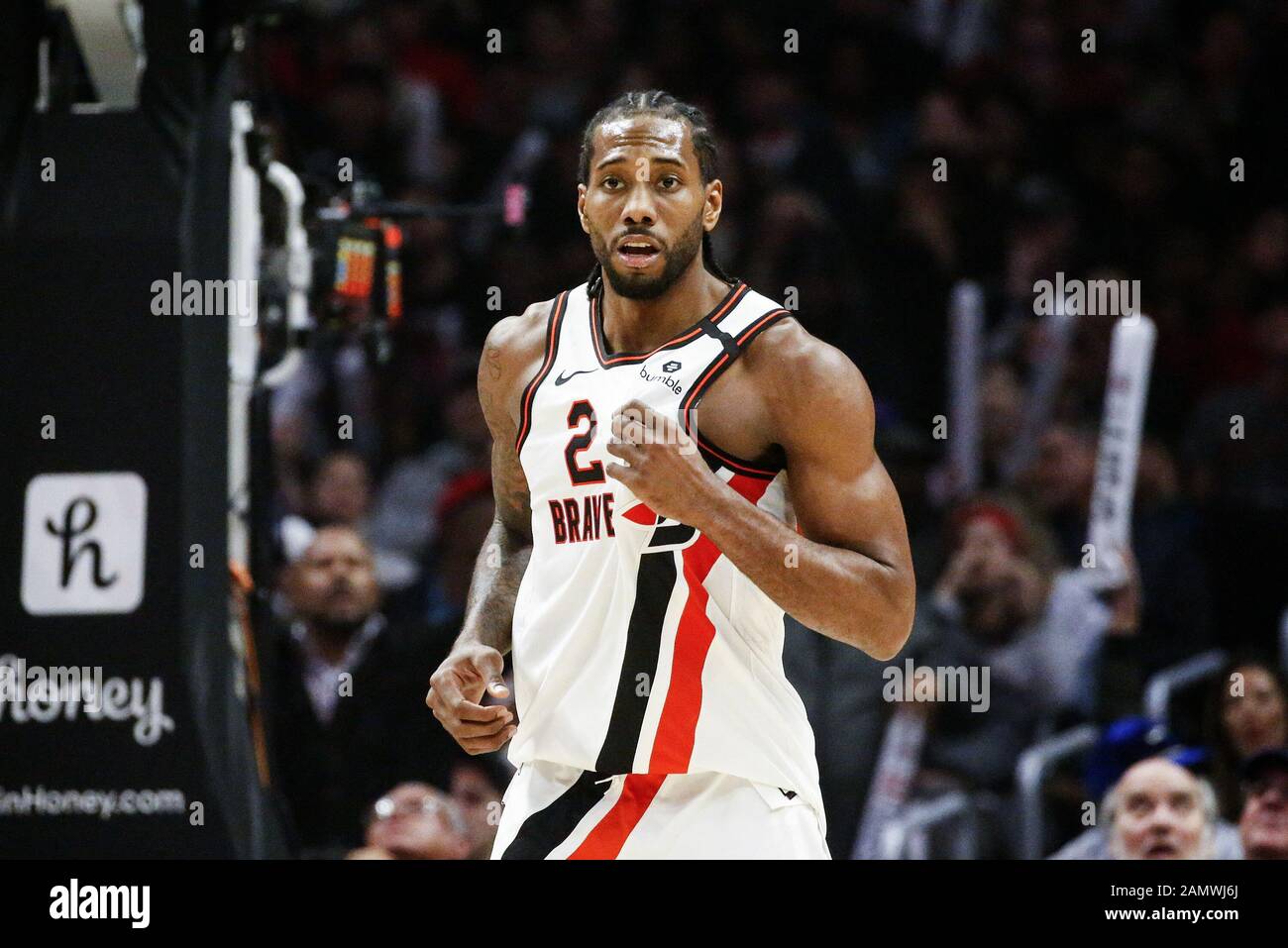 NBA Updates - LOOK: Kawhi Leonard rare photo 😀 (📸: L.A.