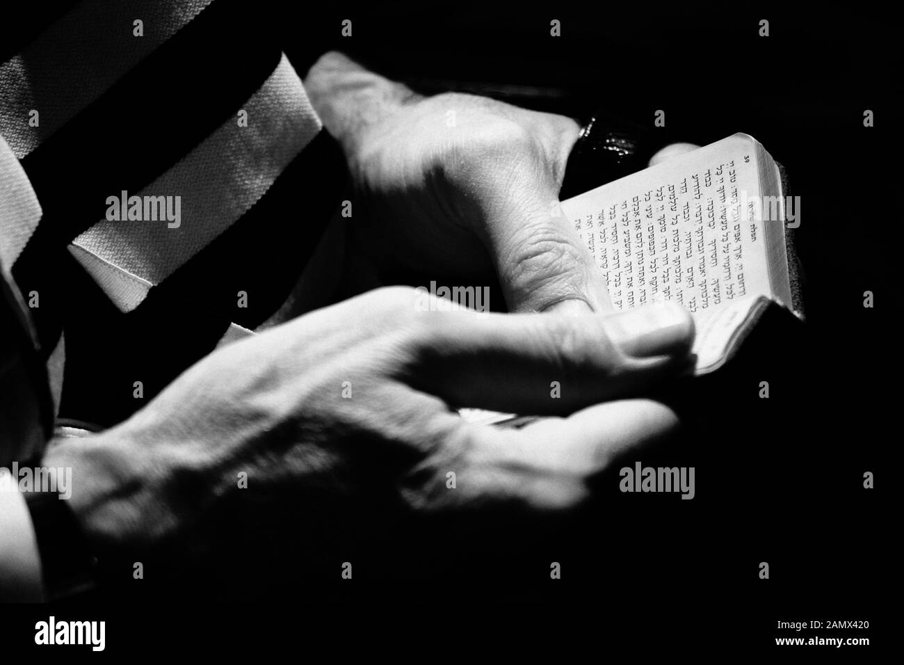 Hands prayer bible hi-res stock photography and images - Alamy