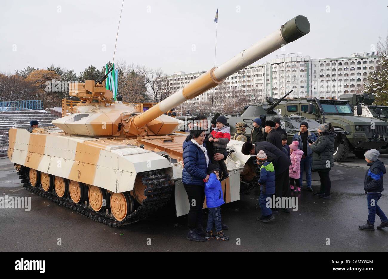 0115 Tashkent Jan 15 Xinhua People Visit A Weapon Exhibition At Tashkent Uzbekistan Jan 14 15 Tashkent Held Various Commemorative Activities To Mark The Defender Of The Motherland Day