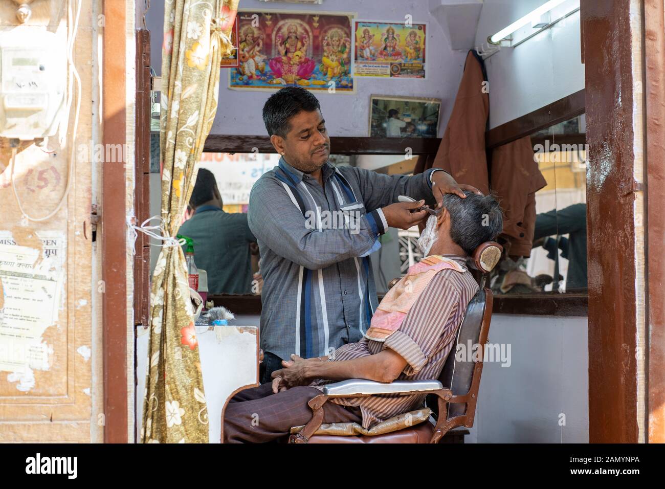 Indian barber shop hires stock photography and images Alamy