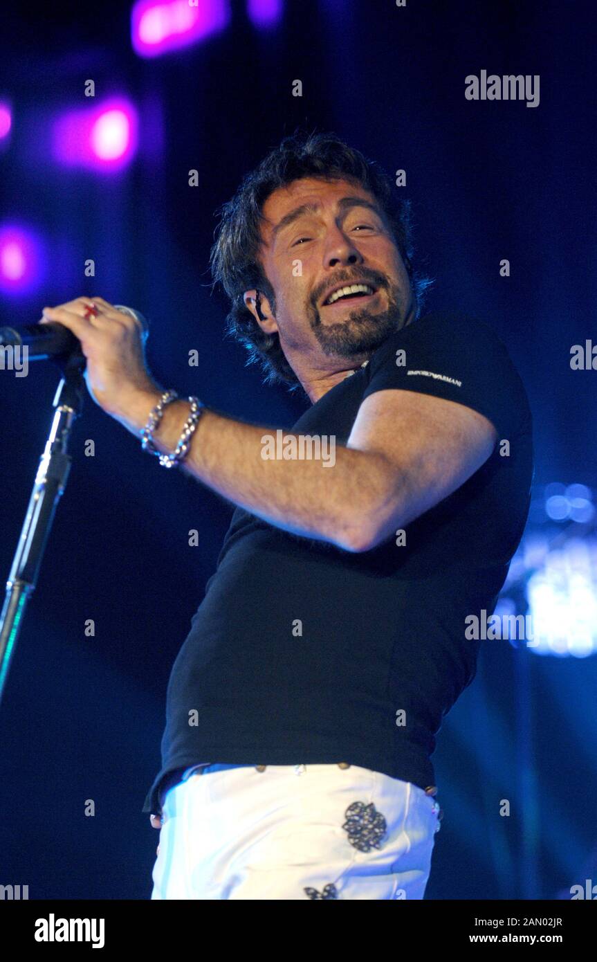 Milan Italy 05/04/2005, live concert of The Queen  at the Forum Assago  : Paul Rodgers during the concert Stock Photo
