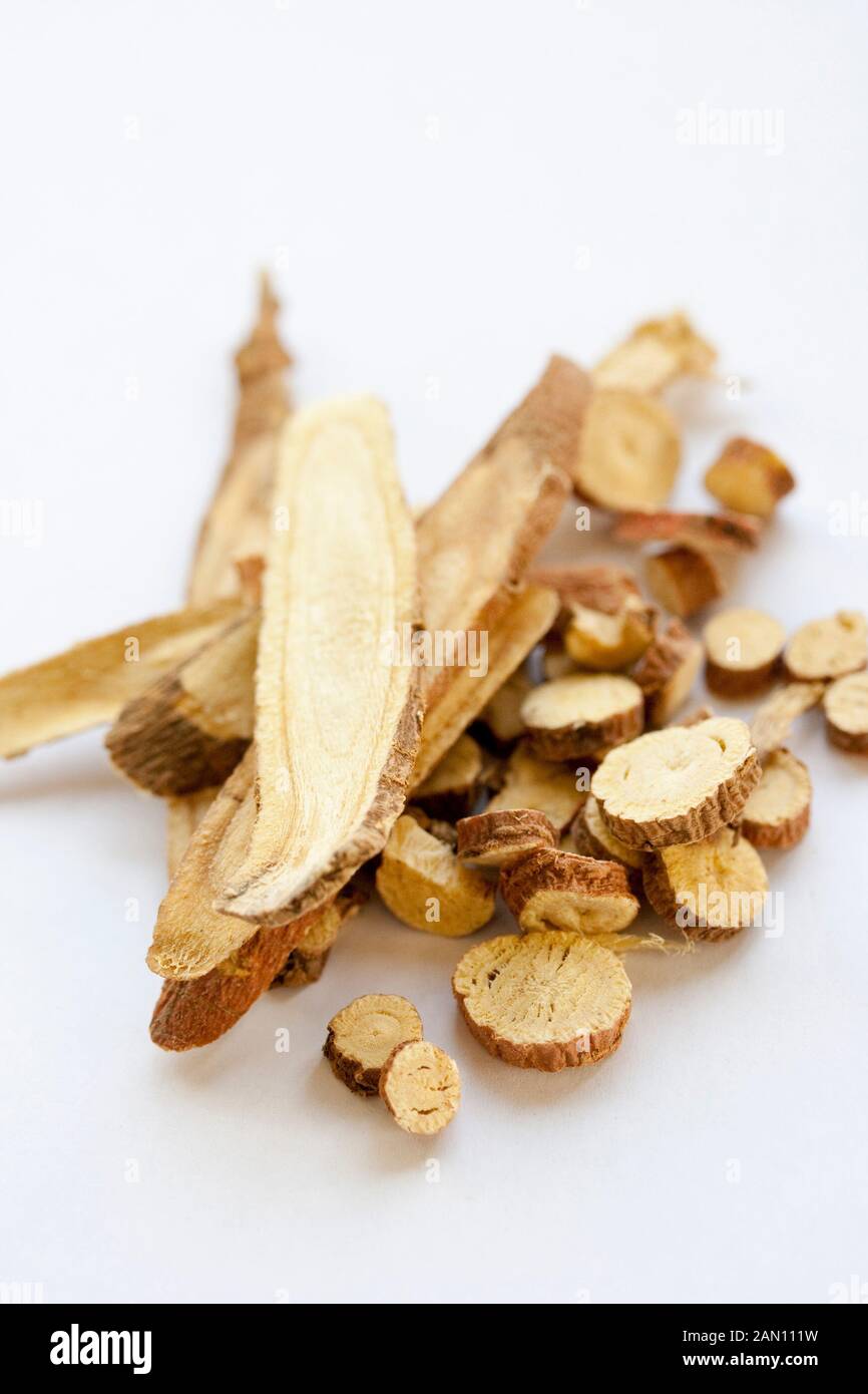 GAN CAO GLYCYRRHIZA GLABRA LIQUORICE ROOT CHINESE HERBAL MEDICINE Stock Photo Alamy