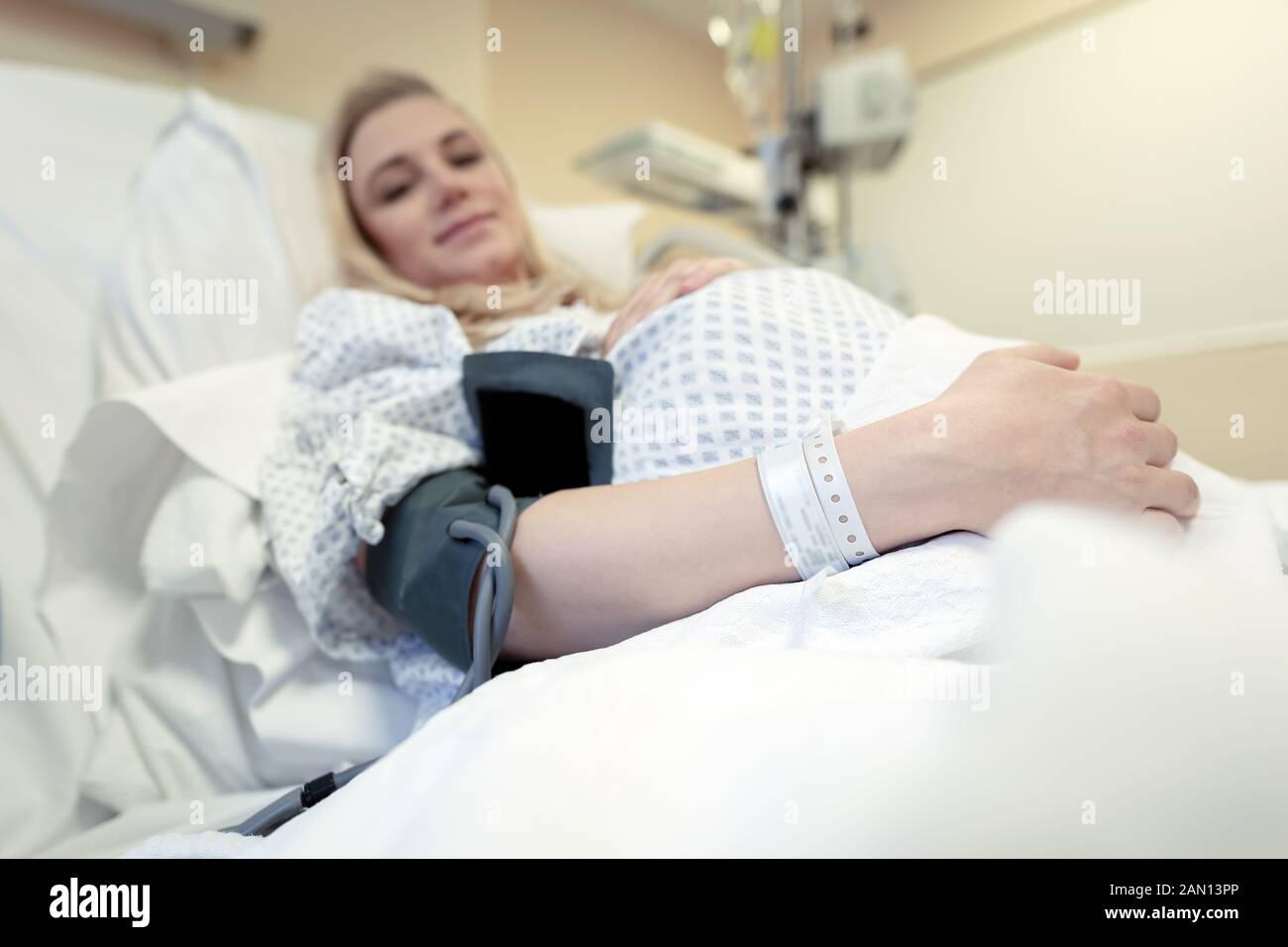 https://c8.alamy.com/comp/2AN13PP/pregnant-woman-in-the-hospital-measuring-a-blood-pressure-preparation-to-childbirth-healthy-pregnancy-concept-2AN13PP.jpg
