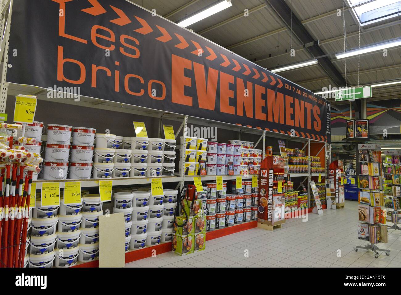 France Brive La Gaillarde 08/2018, Empty hardware store, DIY Shop
