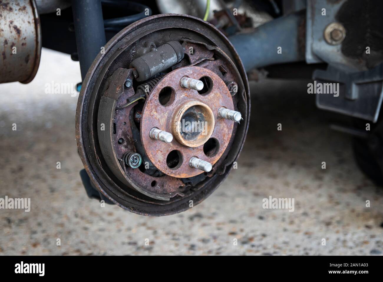 Drum brakes hires stock photography and images Alamy