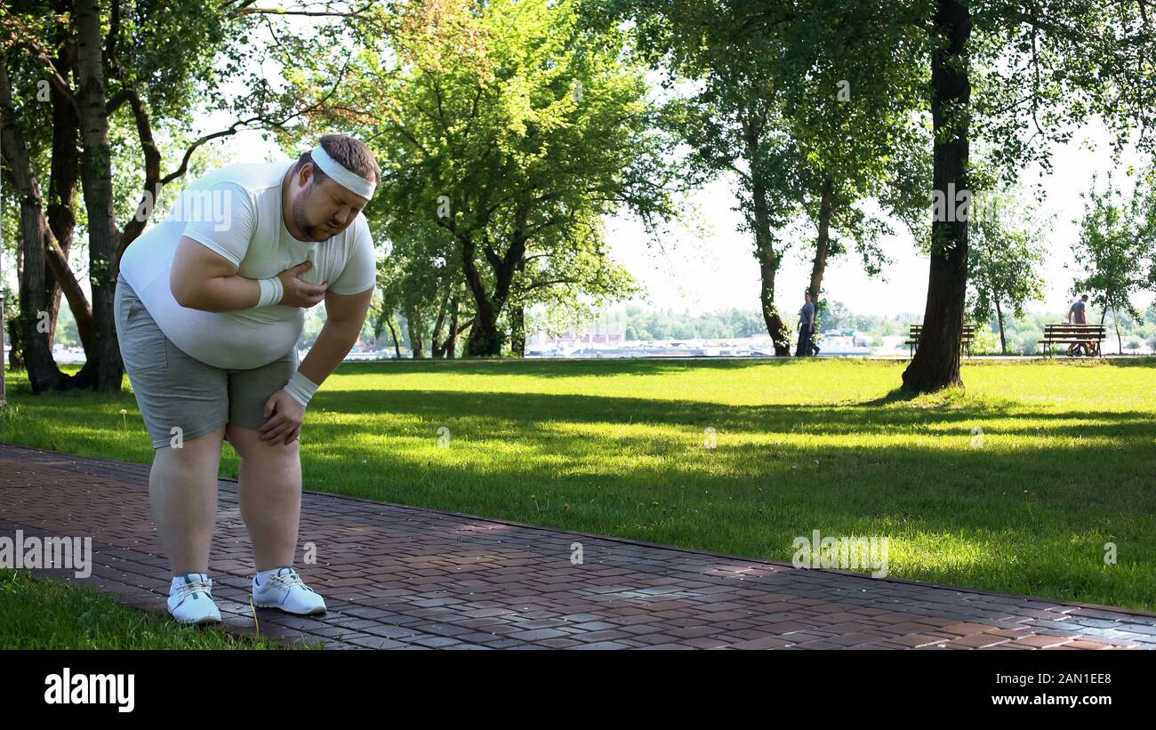 На два дня на два дня отвалите от меня. На работу как тюлень еле ходишь. Сильно еле хожу. Я бегу по улице словно чумачечий. Завтра на работу прикол.