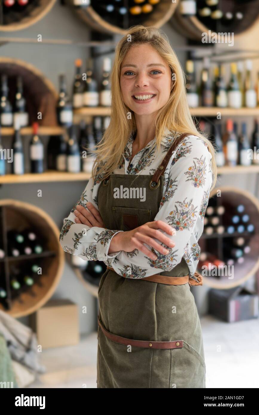 Woman wearing apron arms hi-res stock photography and images - Alamy