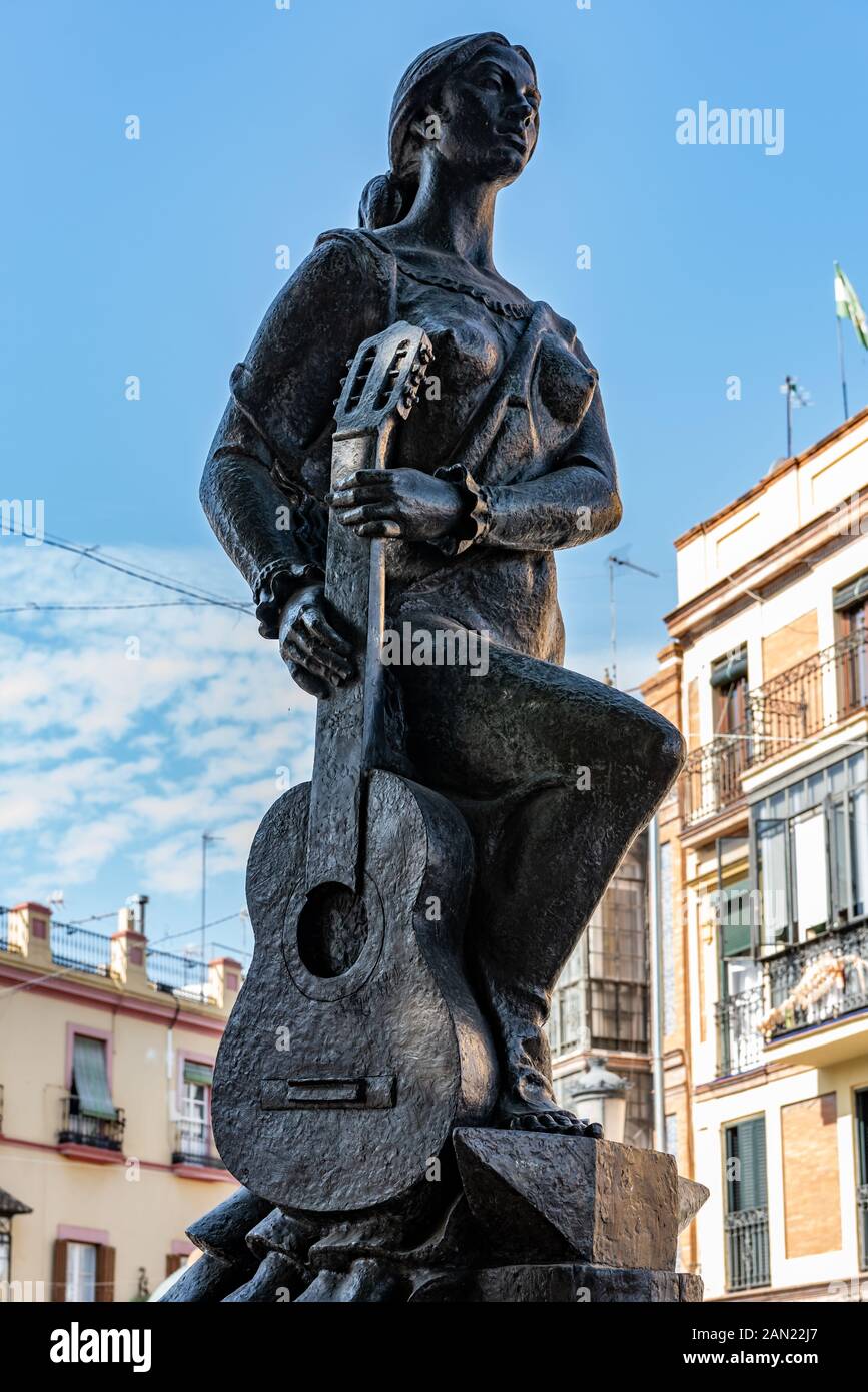 Jesús Gavira Alba's 1994 Monumento 'Triana al arte flamenco' in Plaza del Altozano, Triana. Stock Photo