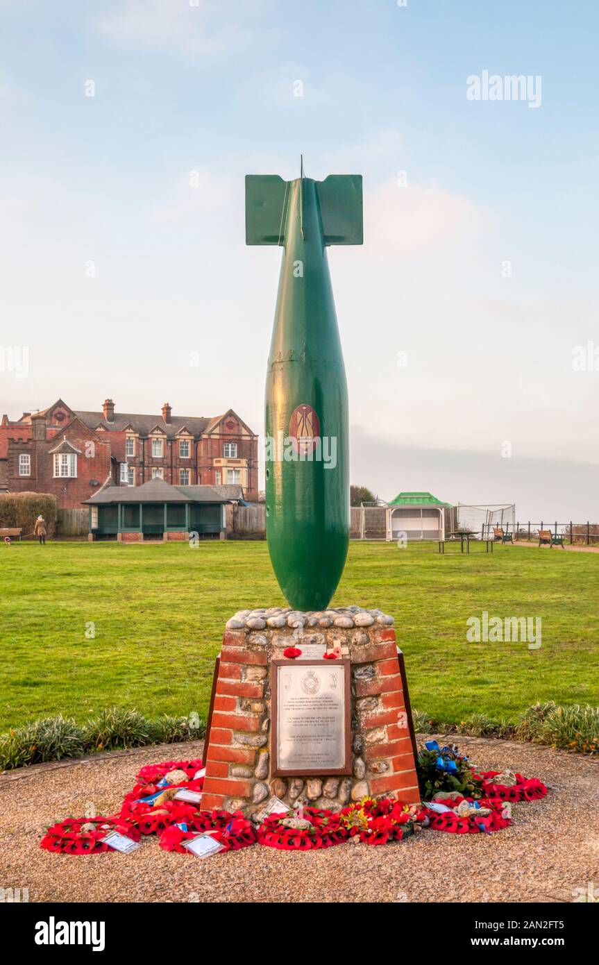 Memorial to Royal Engineer Bomb Disposal personnel on the clifftop at Mundesley in Norfolk. Stock Photo