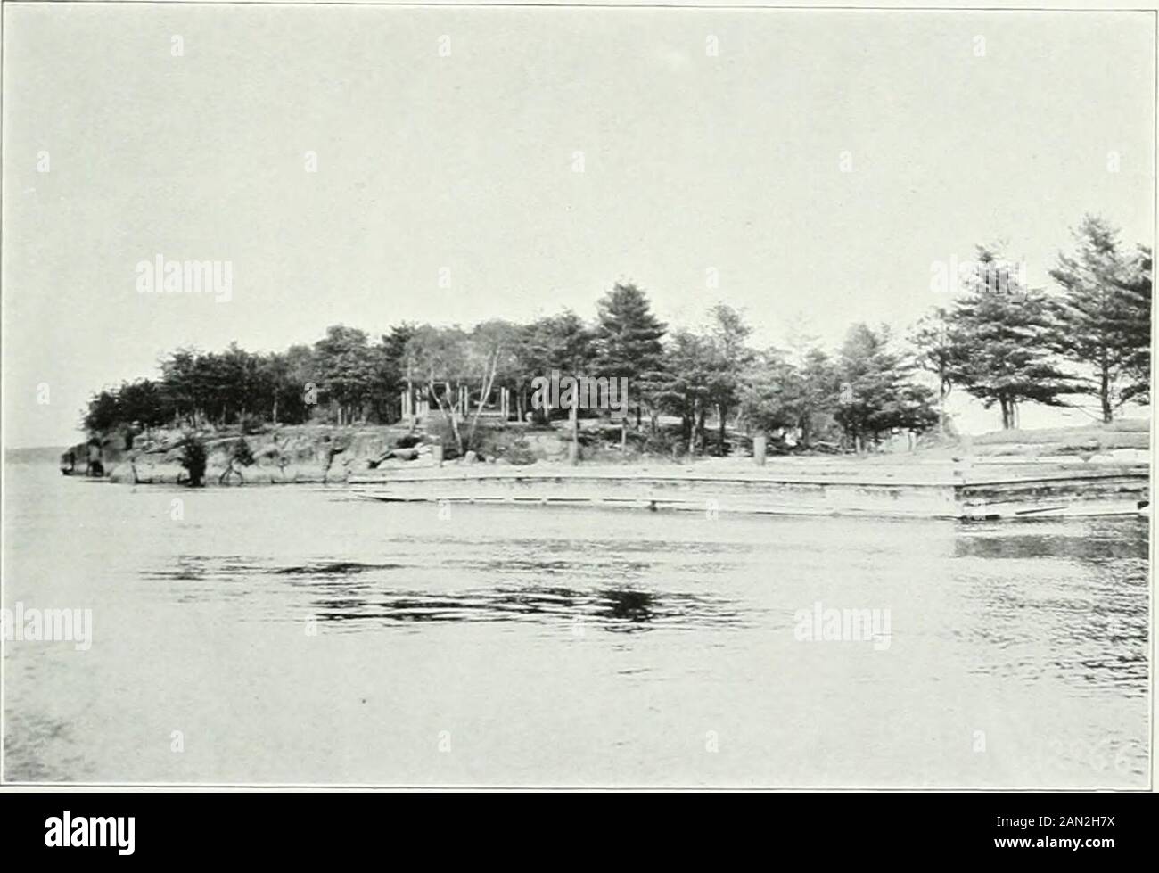 Sessional papers of the Dominion of Canada 1911-1912 . Pavilion ou Gordon Island, near Gananoque, Ont. St. Lawrence Island Parks. Photo F. H. B.. Wharf and Pavilion, Stovin Island, near Brockville, Ont. St. Lawrence Island Parks. Photo bv F. H. B. Stock Photo
