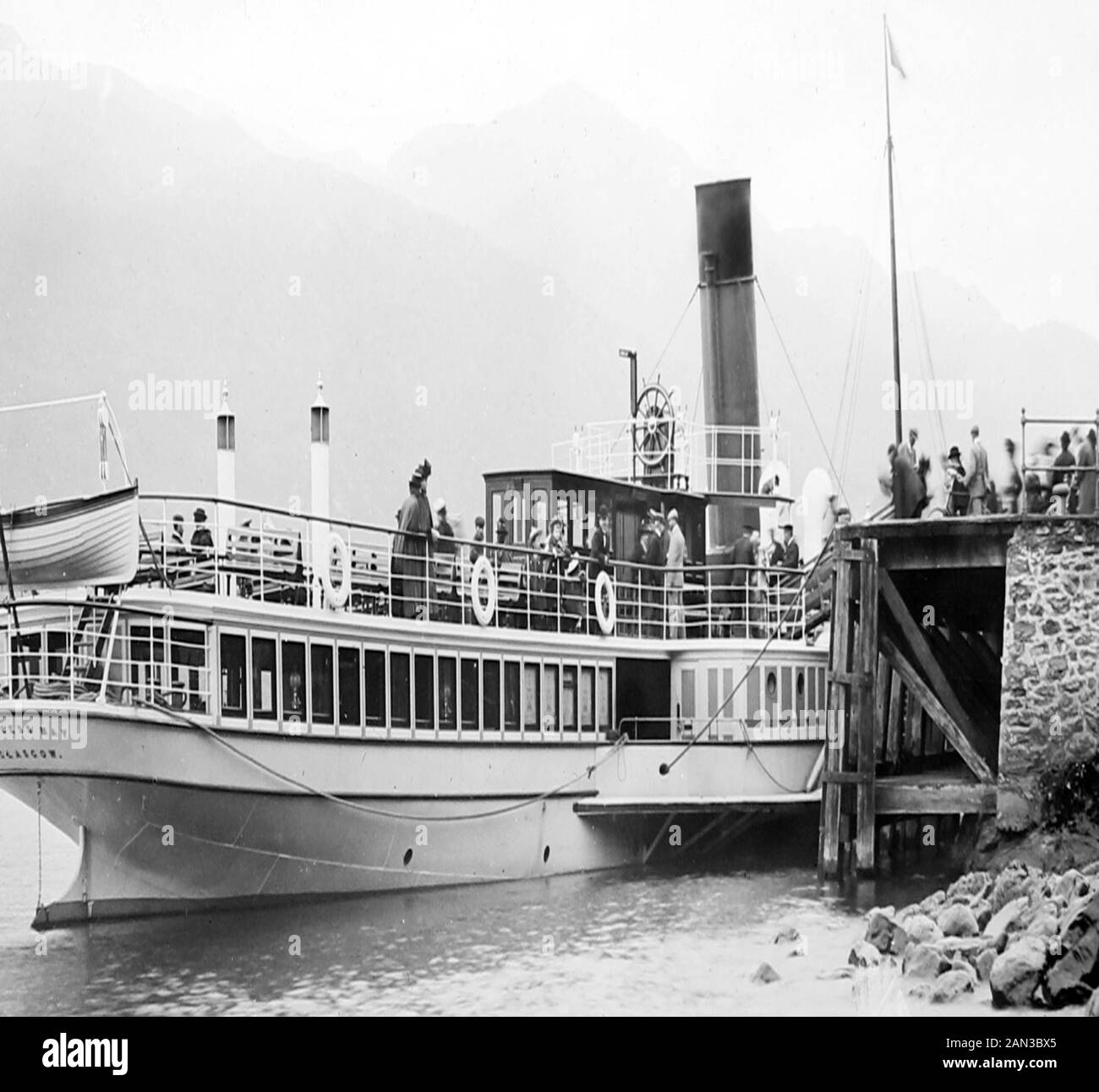Paddle steamer Black and White Stock Photos & Images Alamy