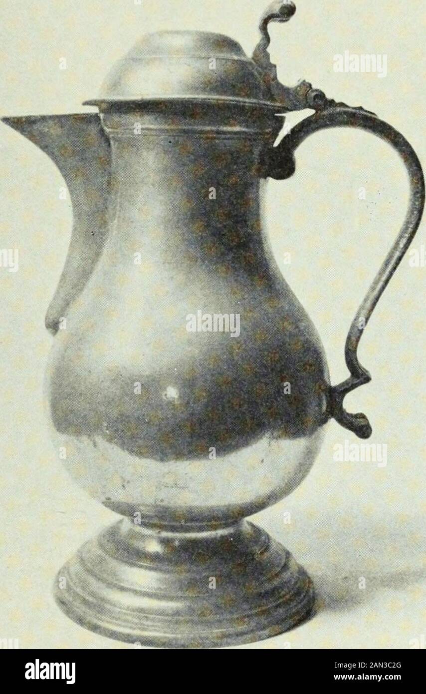ÖstergötlandÀv Andreas Lindblom . ing 1794.Silver wine ewer, made in 1794  by P. J. Zetterling, Linköping. Vinkanna av tenn (fig. 267), päronformad  med rund fot, pip och handtag. Högt,kupigt lock med tumgrepp.
