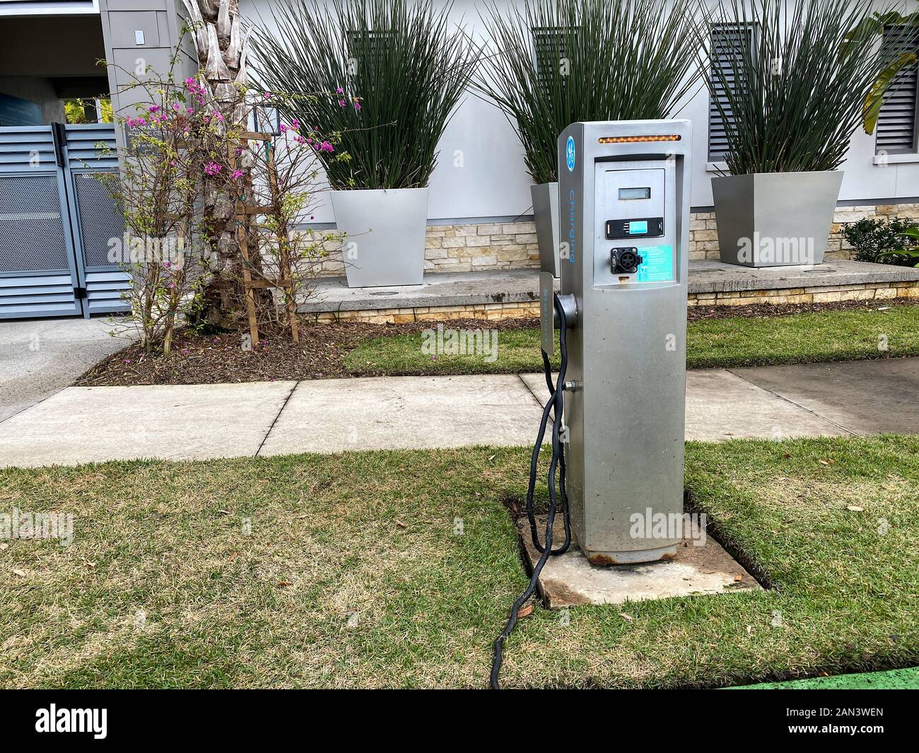Orlando,FL/USA1/14/20 A free public charging station made by General